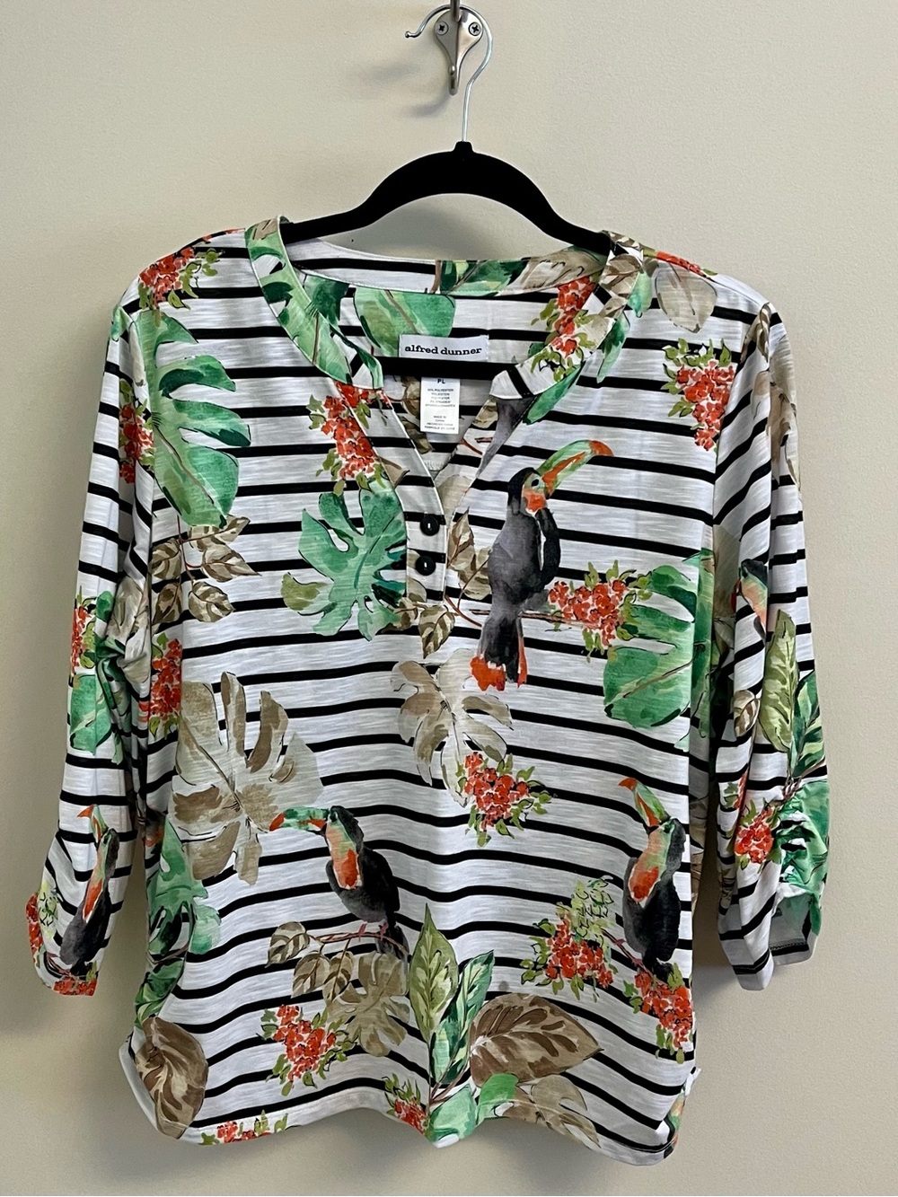 Alfred Dunner Tropical Floral Toucan Top Women’s Petite L 3/4 Sleeve
